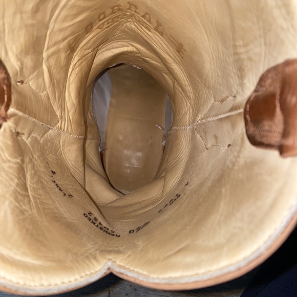 CORRAL Distressed Wing and Cross Inlay Snip Toe Cowboy Boots A1993 9.5 - Picture 4 of 12